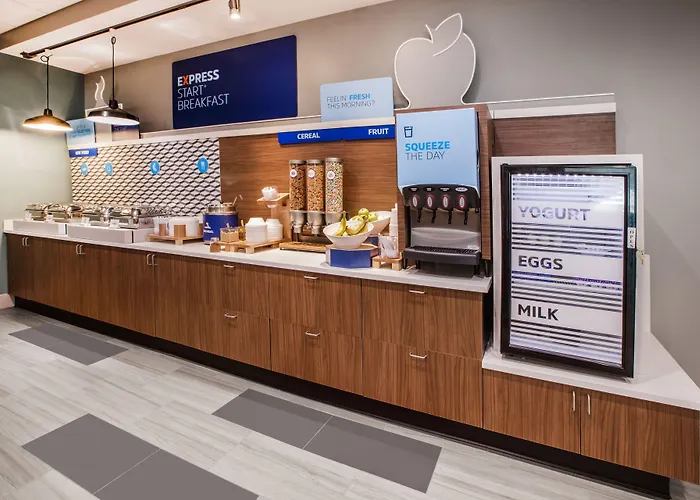 Holiday Inn Express Hotel & Suites London By Ihg